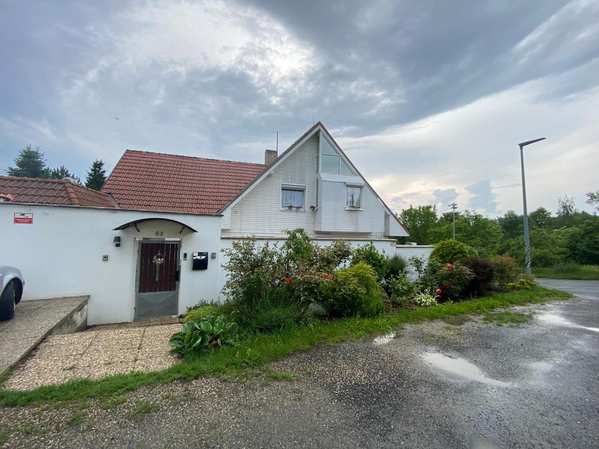 Homestay U Hanky Zdiby エクステリア 写真