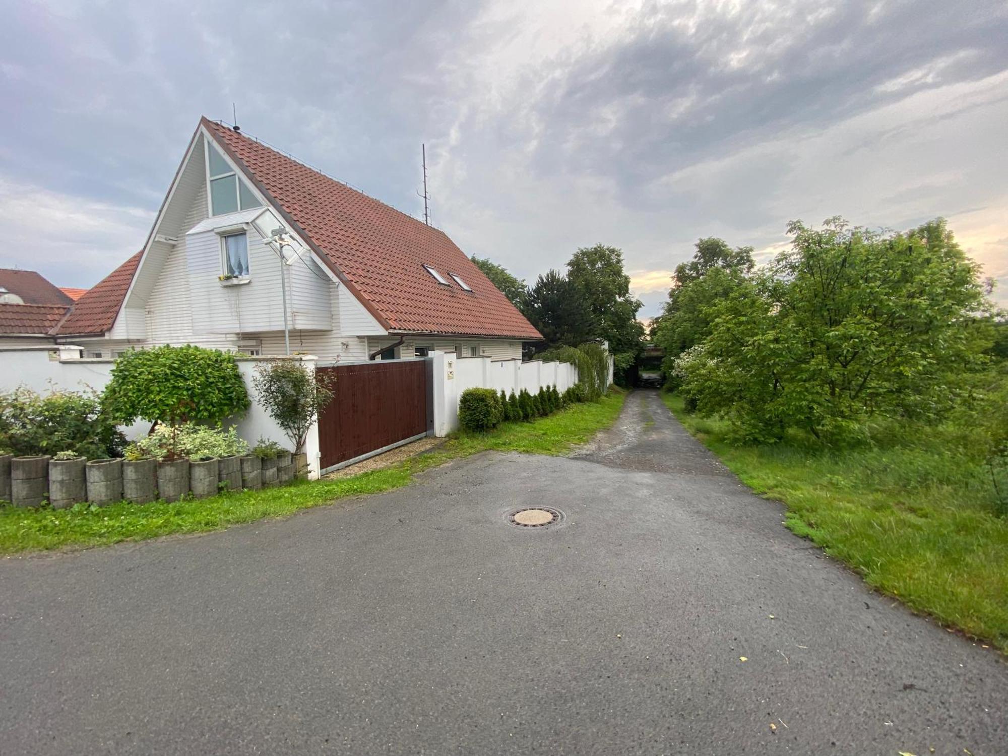 Homestay U Hanky Zdiby エクステリア 写真